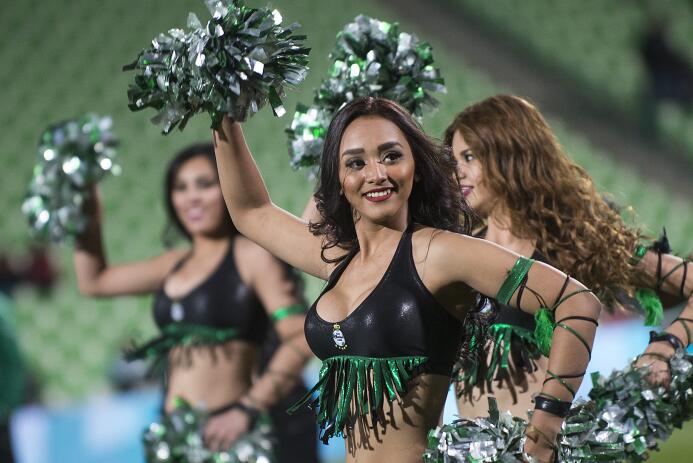 La belleza de las porristas en la fecha 4