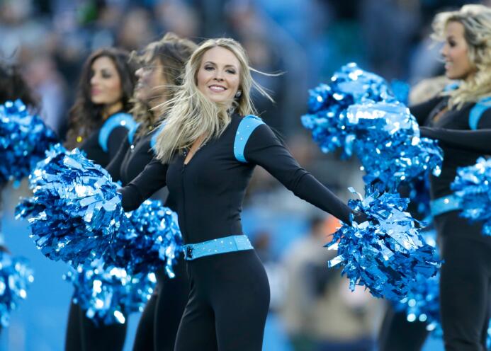 Ella es Madelyn, sexy Top Cat que se irá al Pro Bowl en Hawaii. Checa lo...