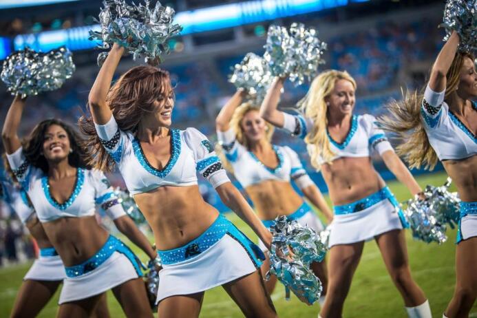 Las bellezas de los Carolina Panthers te estarán esperando en el Super B...