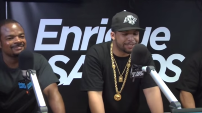 Enrique Santos y el cast de Straight Outta Compton