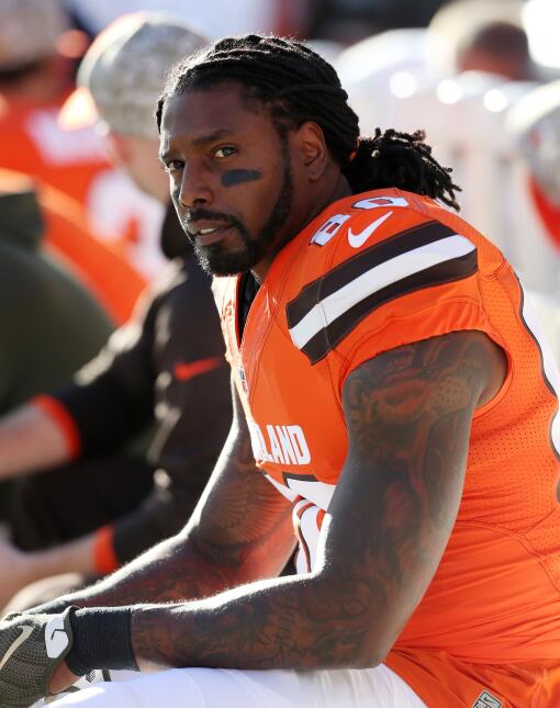 Los 10 petardos de la agencia libre de la NFL para Chris Wesseling de Ar...