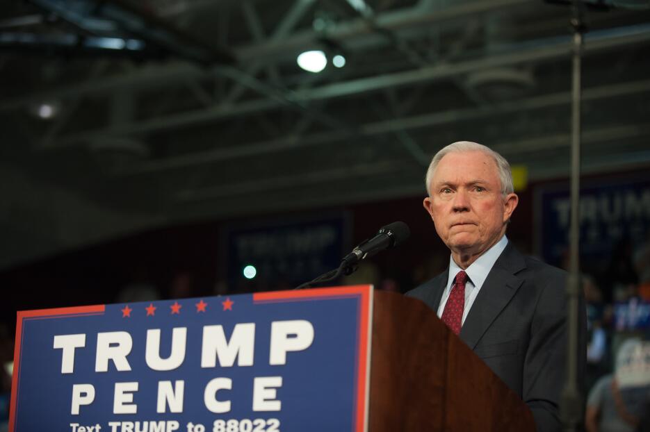 Jeff SessionsEs senador de Alabama desde 1997. Desde ese puesto, ha sido...