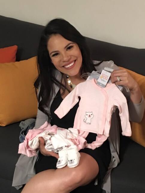 Amigos y familiares de Ericka Pino le organizaron un baby shower en Los...