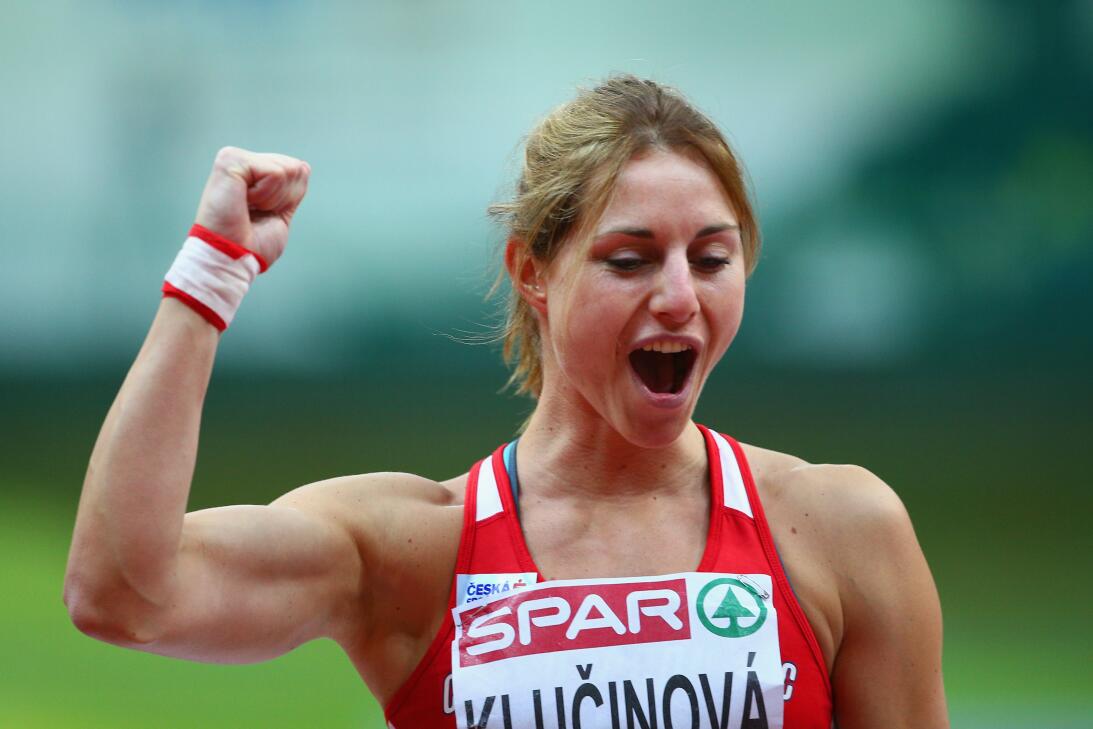 Eliska Klucinova, la sexy atleta que se cambió de ropa interior frente a...