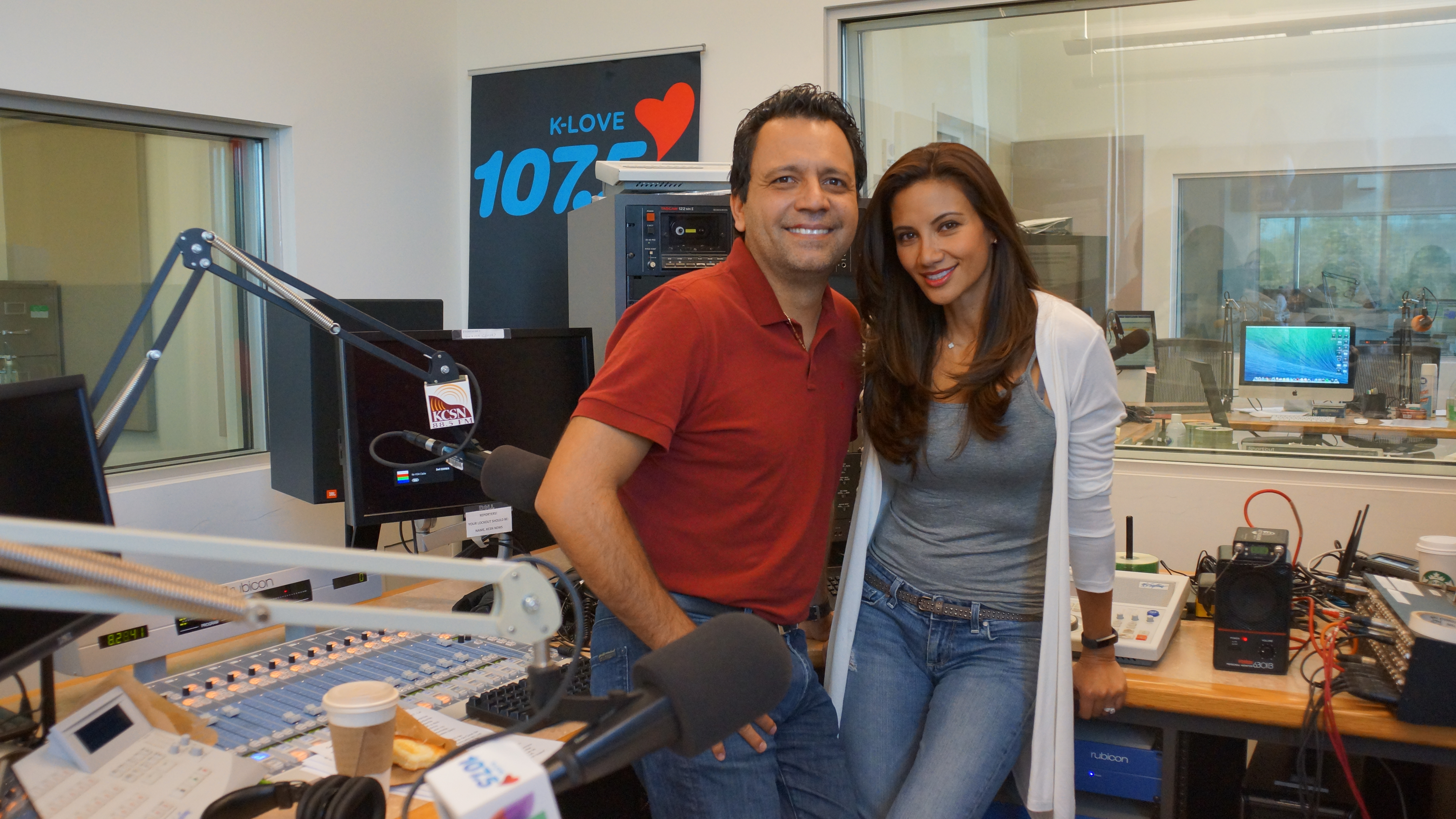 Klove Morning Show Carlos And Amy - 8bza5wn
